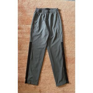 Under Armour Gray Black Track Pants Mens Small Loose Fit Lined Pockets Zip Hems